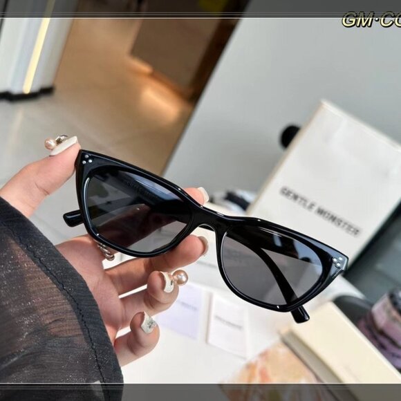 Gentle Monster Cookie Cat-Eye Sunglasses - Black, Like New!